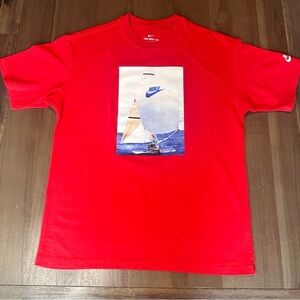 Men’s Nike loose fit shirt size medium